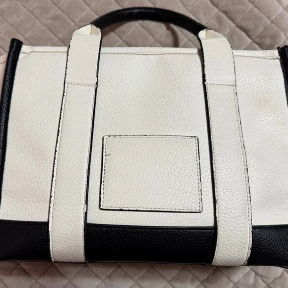 Black and White Tote Bag - Picture 3 of 4